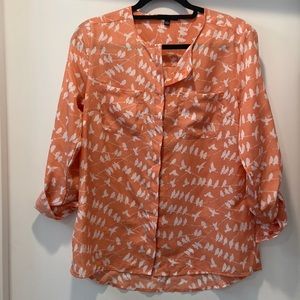 Peach and white bird print top. 🐦